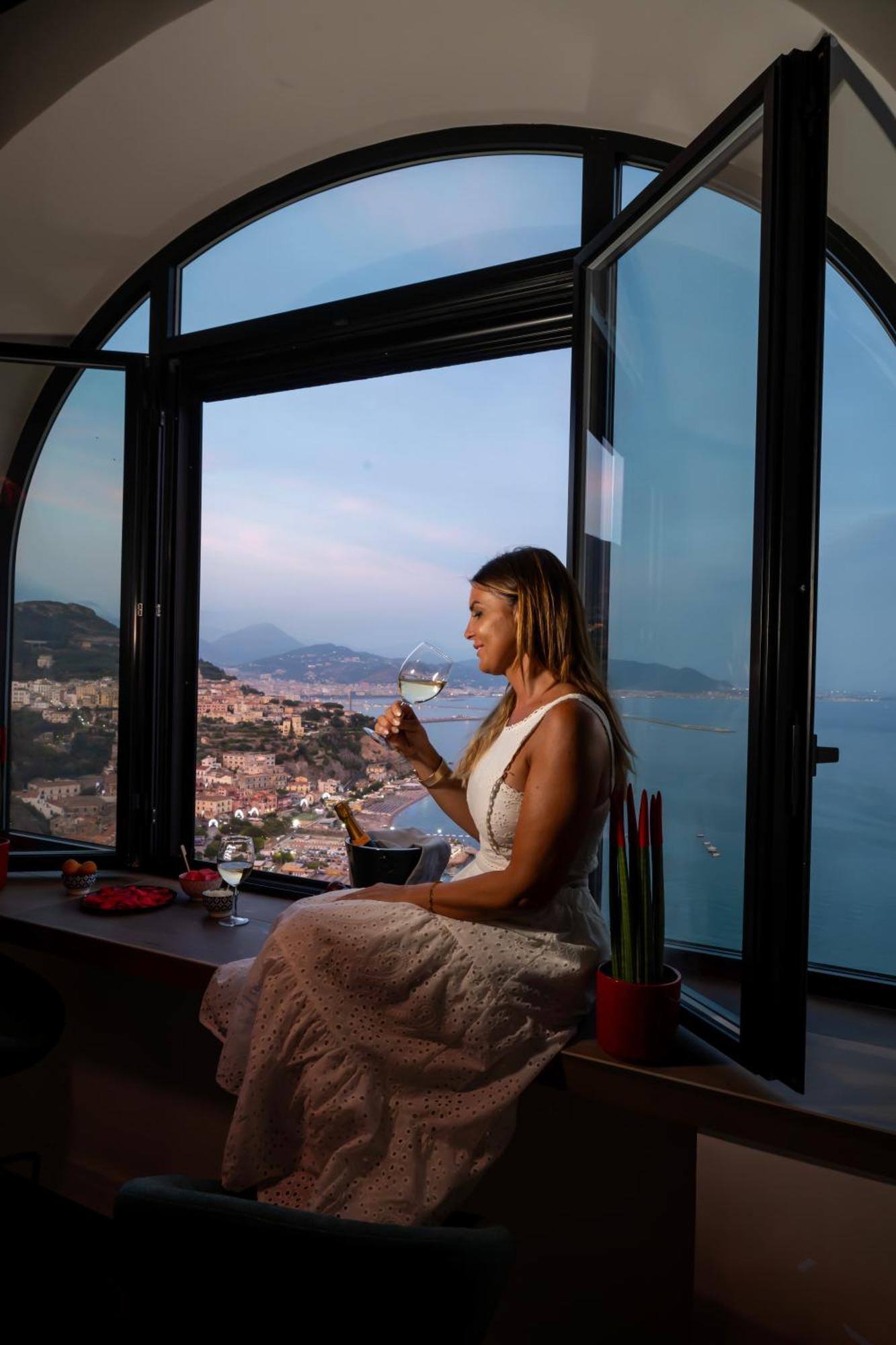 Kemi Luxury Suites Vietri sul Mare Exterior photo